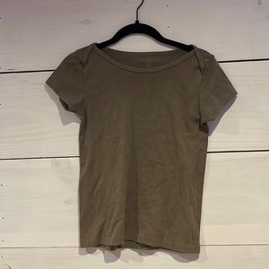 Short sleeved brown Brandy Melville top